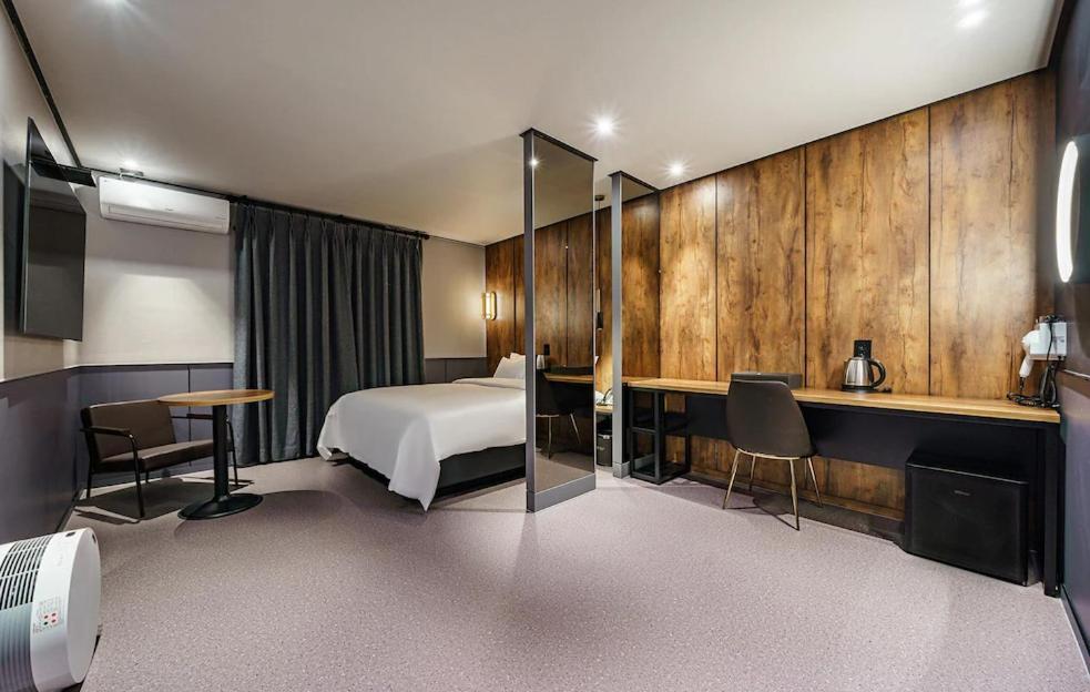 Brown-Dot Hotel Geomdan Incheon Exterior foto